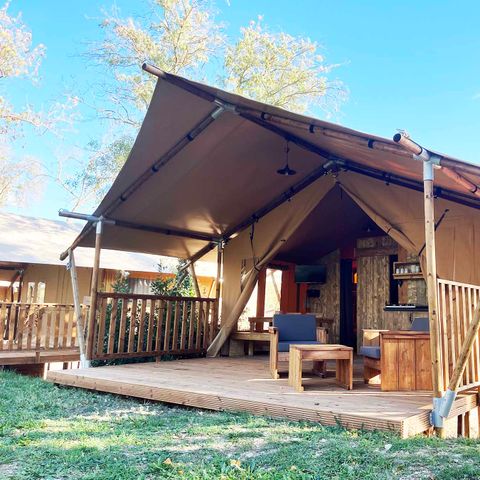 Safarizelt 4 personen - Glamping Lodge PREMIUM RIVER 27m² - 2 Schlafzimmer - TV - Klimaanlage - überdachte Terrasse - Blick auf den Fluss -.