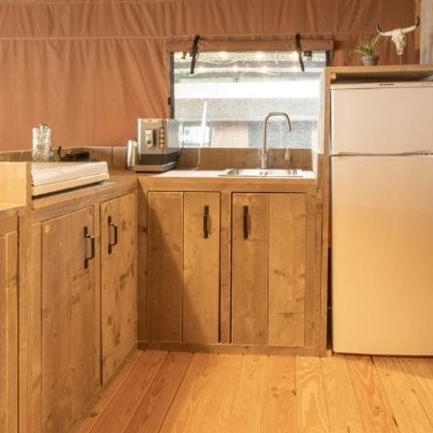 Lodge 6 personen - Glamping Lodge PREMIUM RIVER 38m² - 3 Schlafzimmer - TV - Klimaanlage - überdachte Terrasse - Blick auf den Fluss -.