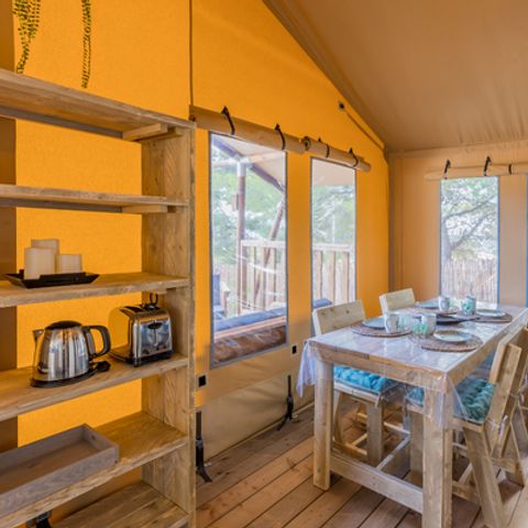 Safarizelt 4 personen - Glamping Lodge PREMIUM RIVER 27m² - 2 Schlafzimmer - TV - Klimaanlage - überdachte Terrasse - Blick auf den Fluss -.