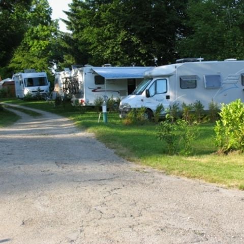 Stellplatz - Campingstellplatz mit Strom