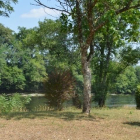 Kampeerplaats - Plaats Bordogne