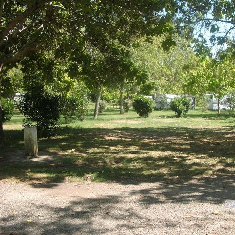 Pitch - Camping for tent, caravan or motor home 10A