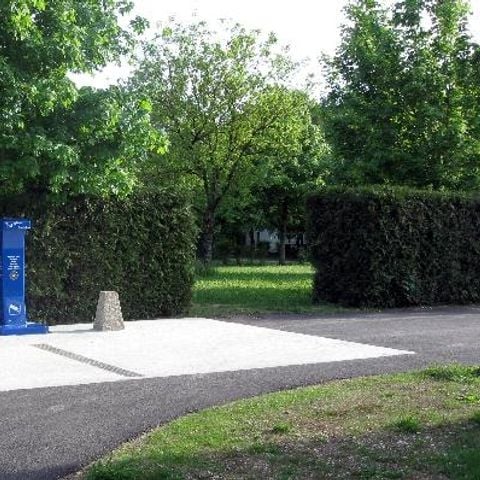 Kampeerplaats - Camperplaats met elektriciteit