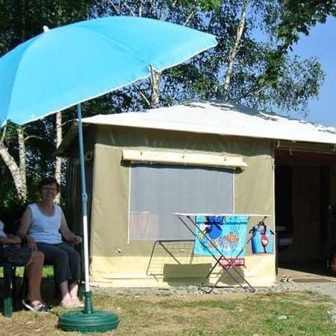 Tente en toile et en bois 4 personnes - Tente équipée (sans sanitaires ni chauffage)
