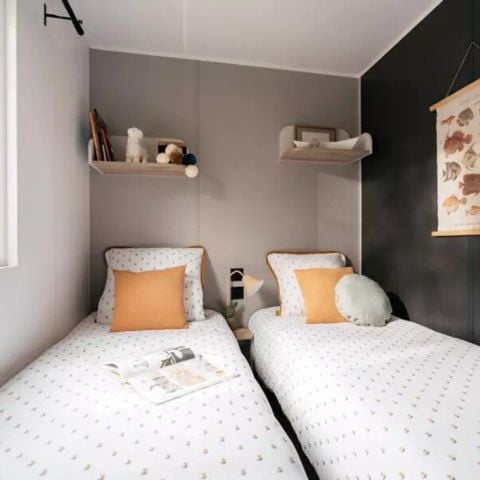 Mobilheim 4 Personen - Mobilheim | Premium | 2 Schlafz. | 4 Pers. | Terrasse Lounge | 1 Bad | Klima.