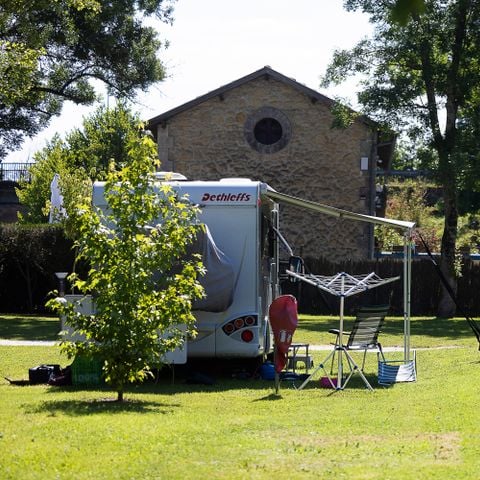 EMPLACEMENT - Emplacement + véhicule + électricité 10A