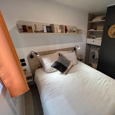 BUNGALOW 4 personnes - Confort 32m² (2 chambres) dont terrasse couverte + TV + BBQ
