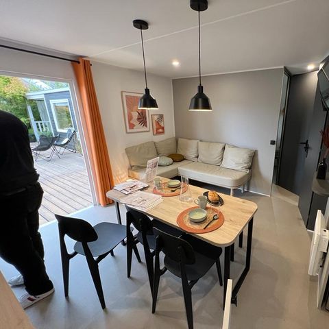 BUNGALOW 4 personnes - Confort 32m² (2 chambres) dont terrasse couverte + TV + BBQ