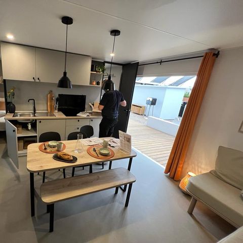 BUNGALOW 4 personnes - Confort 32m² (2 chambres) dont terrasse couverte + TV + BBQ
