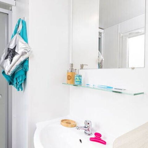 Bungalow 6 personen - Stacaravan | Klassiek | 2 Slaapkamers | 4/6 Pers. | Verhoogd terras | TV