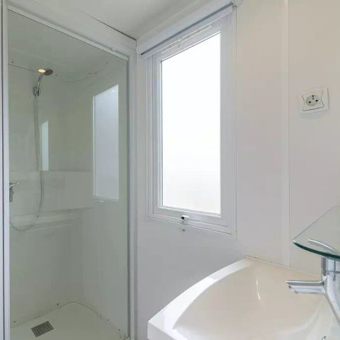 Stacaravan 6 personen - Mobile-home | Comfort | 2 slaapkamers | 4/6 pers. | Verhoogd terras | Airconditioning | TV