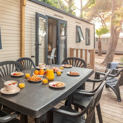 Stacaravan 8 personen - Premium | 4 slaapkamers | 8 personen | Lounge terras | 1 badkamer | TV