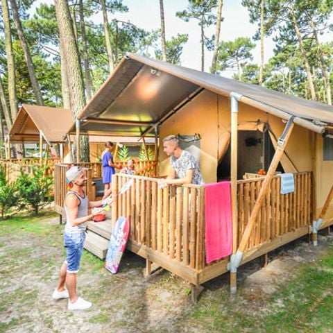 Tente en toile et en bois 8 personnes - ECOLUXE - 3 chambres
