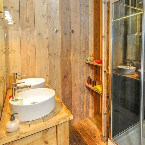 Canvas and wooden tent 5 persons - ECOLUXE - 2 bedrooms