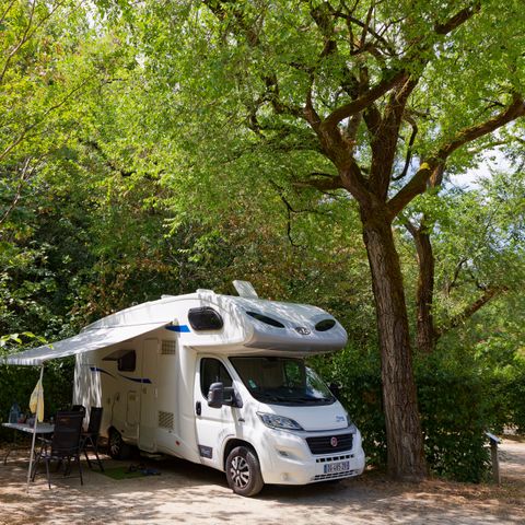 Piazzola - Pacchetto comfort da - 1 a 2 persone - Con camper - Elettricità 16A