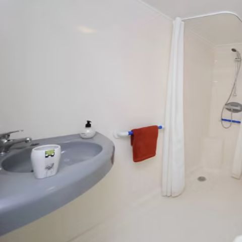 Mobile home 6 persons - Mobile-home | Comfort | 2 Bedrooms | 4/6 Pers. | Raised terrace | Air conditioning | TV