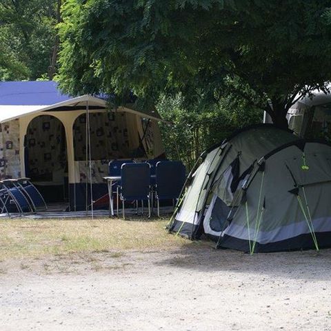 Kampeerplaats - Pakket: auto / 1 tent of caravan of camper