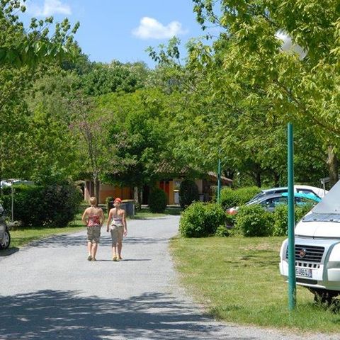 Kampeerplaats - Pakket: auto / 1 tent of caravan of camper