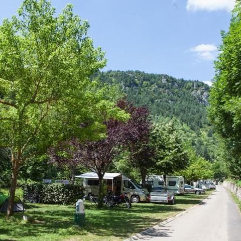 Piazzola - Pacchetto Nature con Wi-Fi incluso (tenda, roulotte, camper) + veicolo