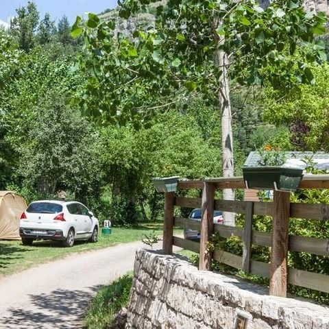 Emplacement - Forfait Confort wifi inclus , voiture + tente/caravane ou camping-car + électricité