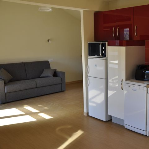 HOUSE 6 people - EXCLUSIVE PRM