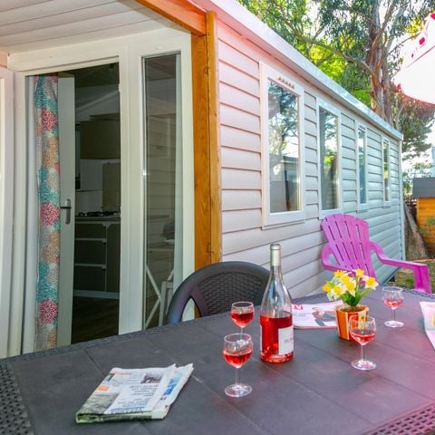 MOBILHOME 8 personas - MH3 Terraza Premium, con instalaciones sanitarias