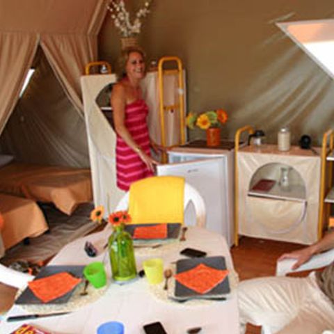 Bungalowtent 5 personen - (zonder sanitair)