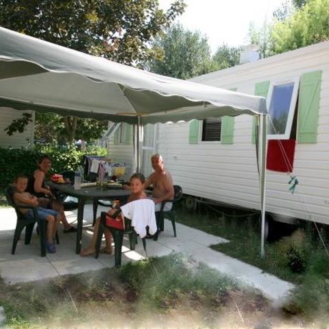 BUNGALOW 4 personnes - TITANIA