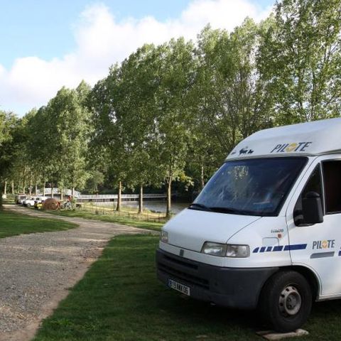 Kampeerplaats - Natuur arrangement (1 tent, caravan of camper / 1 auto) 2 pers