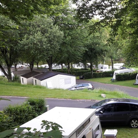 Kampeerplaats - Comfort pakket (1 tent, caravan of camper / 1 auto / 10A elektriciteit) 2/6 pers