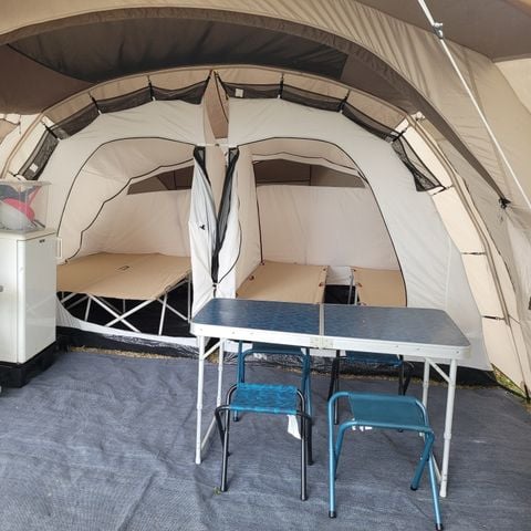 TENTE 4 personnes - Toile de tente montée