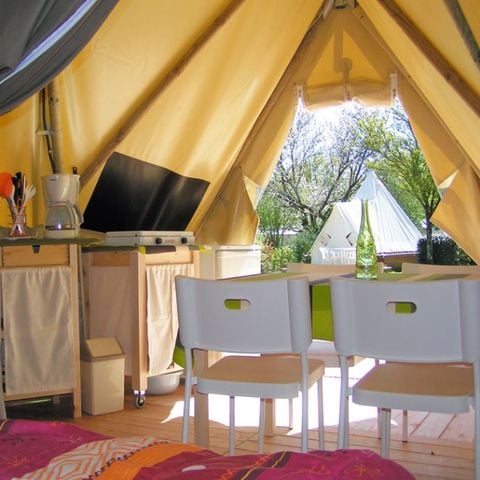 ALOJAMIENTO INUSUAL 4 personas -  Tipi amueblado de 2 habitaciones - sin instalaciones sanitarias