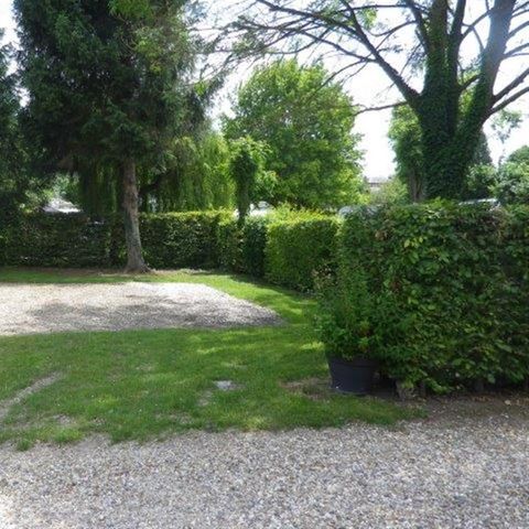 EMPLACEMENT - 1 tente, caravane ou camping-car / 1 voiture