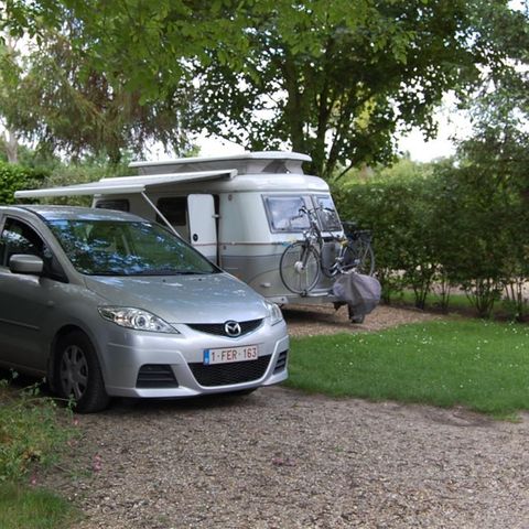 EMPLACEMENT - 1 tente, caravane ou camping-car / 1 voiture