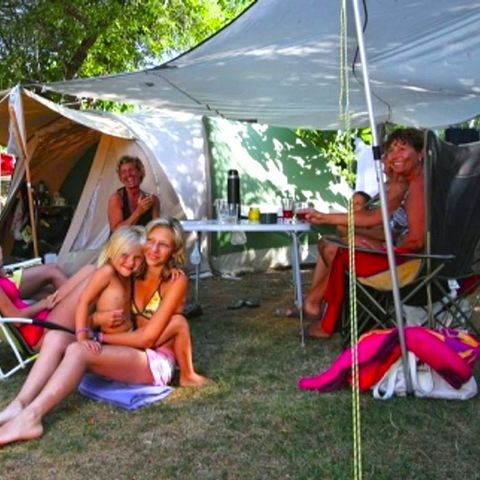 Pitch - Standard + Electricity 6A + car (72 m²)