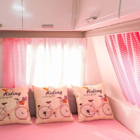 Caravan 5 personen - Verde Albahaca, zonder sanitair