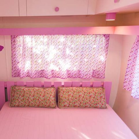 Caravan 6 personen - Rosa Mariposa, zonder sanitair