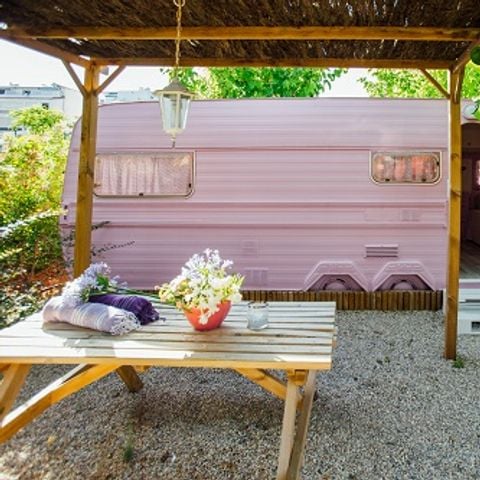 CARAVANE 6 personnes - Rosa Mariposa, sans sanitaire