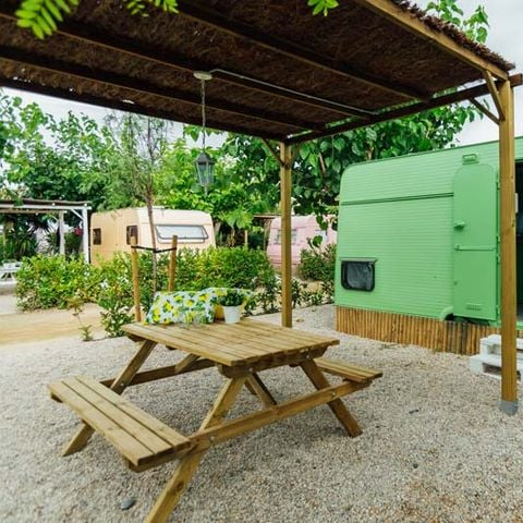 Caravan 5 personen - Verde Mint, zonder sanitair