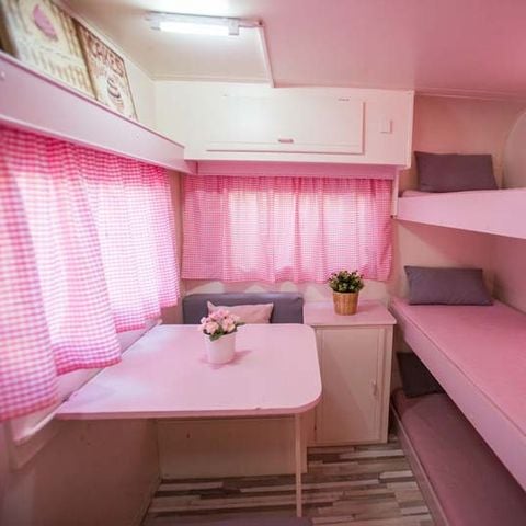 CARAVAN 5 persone - Rosa Colorete senza servizi igienici