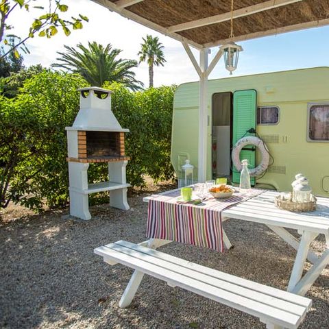 CARAVAN 4 persone - Verde, senza servizi igienici