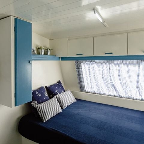 CARAVANA 4 personas - Azul Ancla, sin instalaciones sanitarias