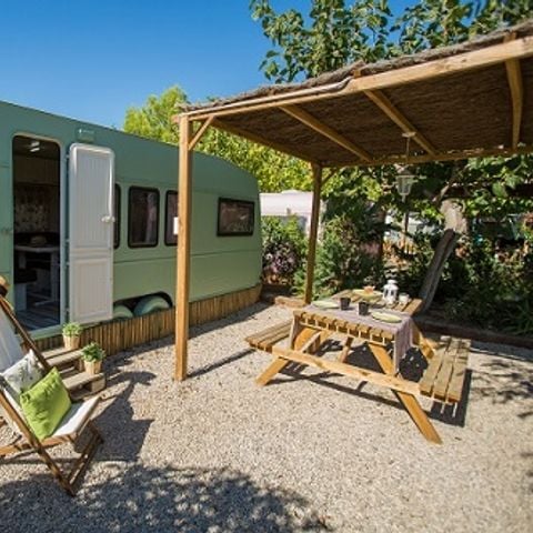 CARAVAN 4 persone - Verde Oliva senza servizi igienici