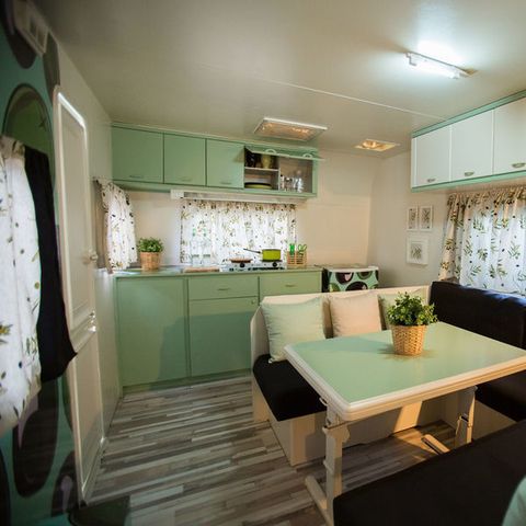 Caravan 4 personen - Verde Oliva zonder sanitair