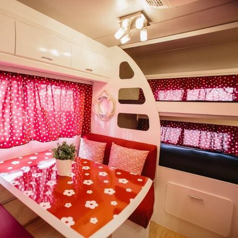 CARAVANE 4 personnes - Granate, sans sanitaires