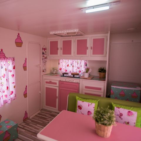 Caravan 4 personen - 08 CUPCAKE