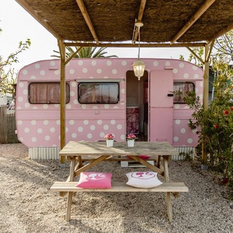 Wohnwagen 4 Personen - 34 DOLL