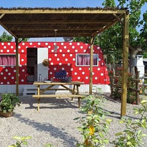 Caravan 4 personen - COLA, zonder sanitair