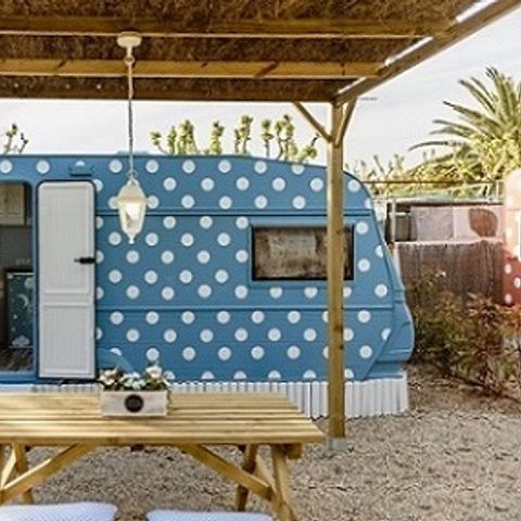 Caravan 4 personen - 32 SKY-BLAUW