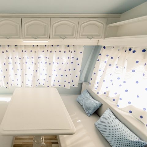 Caravan 4 personen - 32 SKY-BLAUW